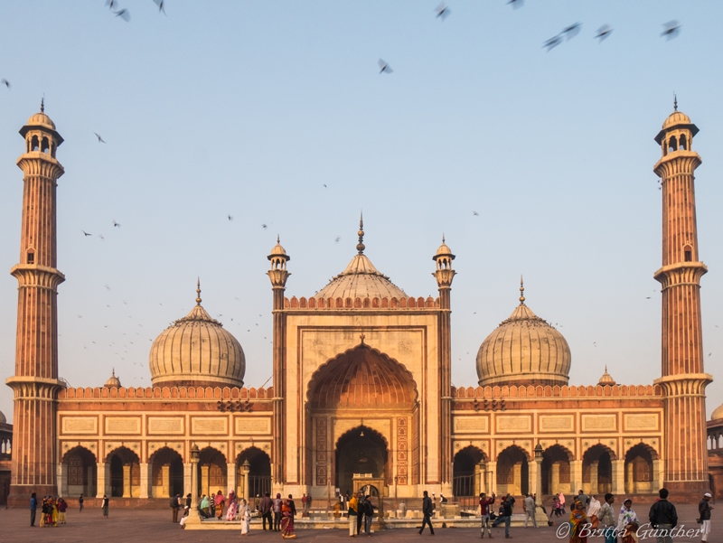 Qutb Minar - Old Delhi