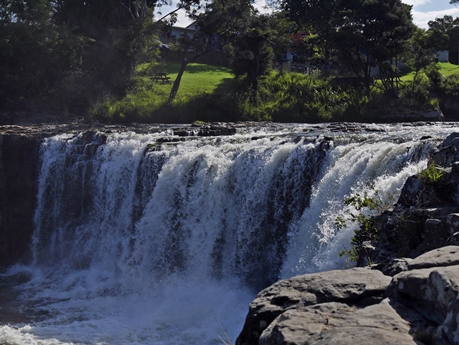 Haruru Falls